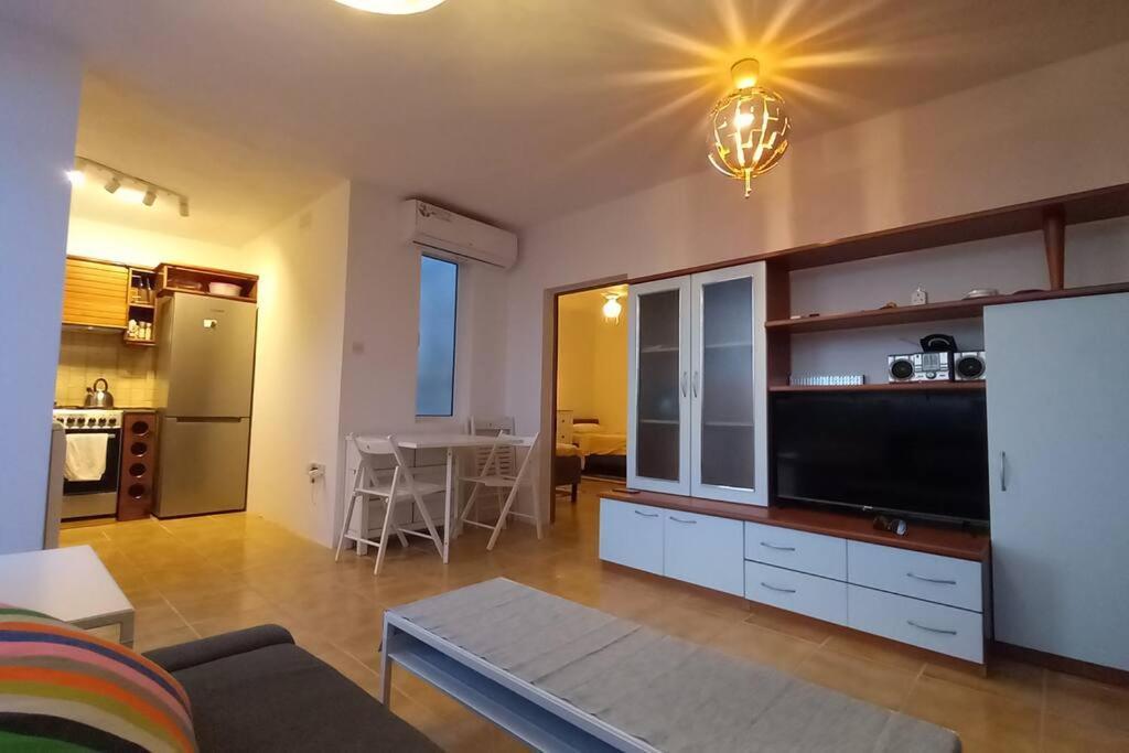 Sunset Suite Victoria Exteriör bild